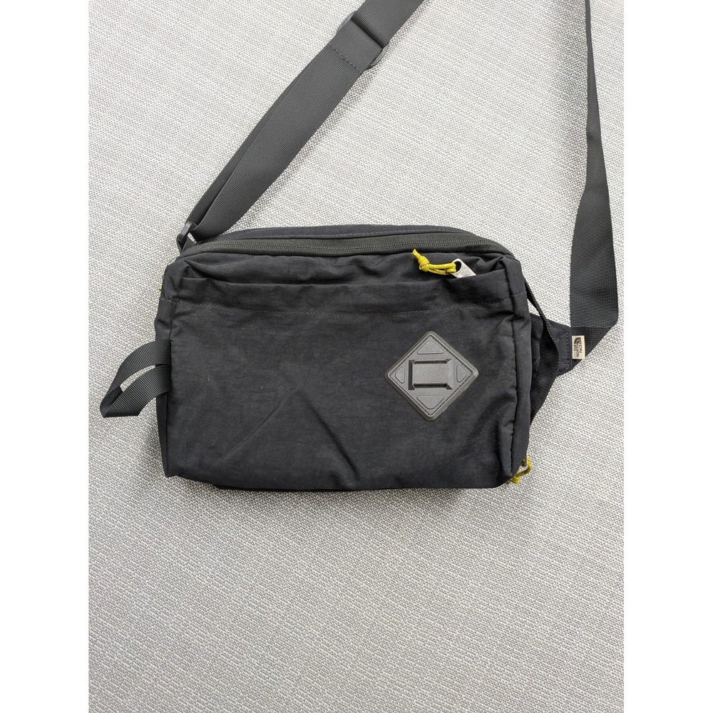 The North Face Black 13" Nylon Messenger Bag Soft Case Crossbody Shoulder Bag